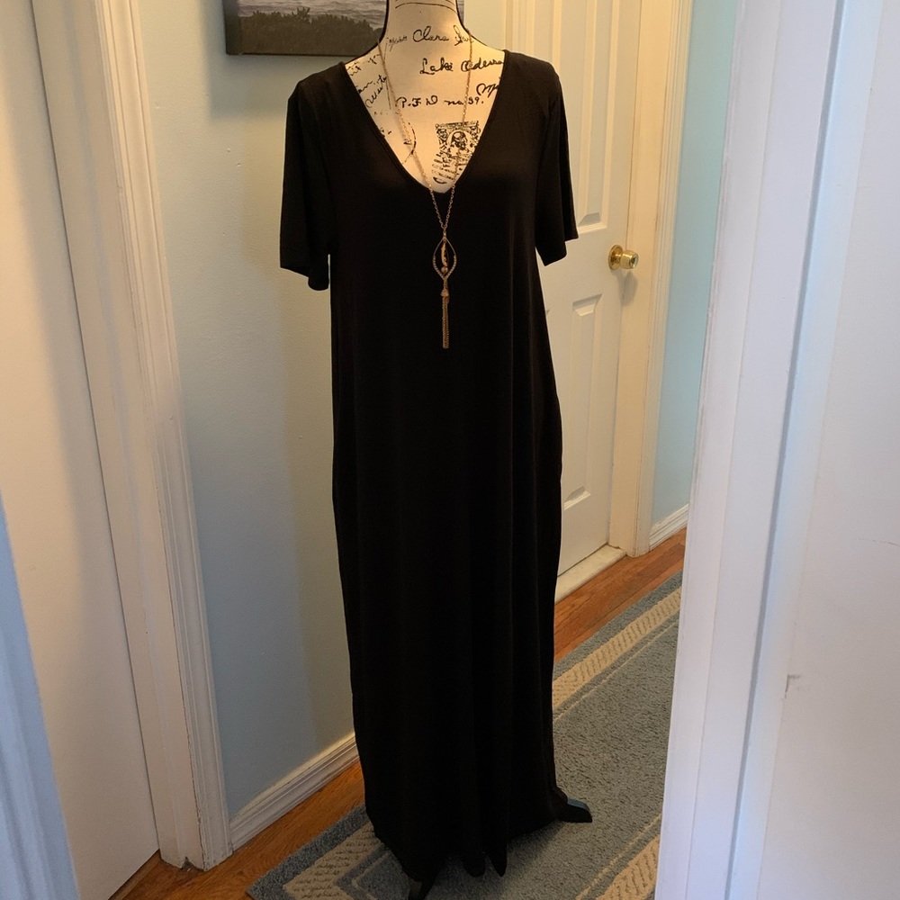 LAST One 🆕Black Maxi dress ultra soft - Picture 3 of 6